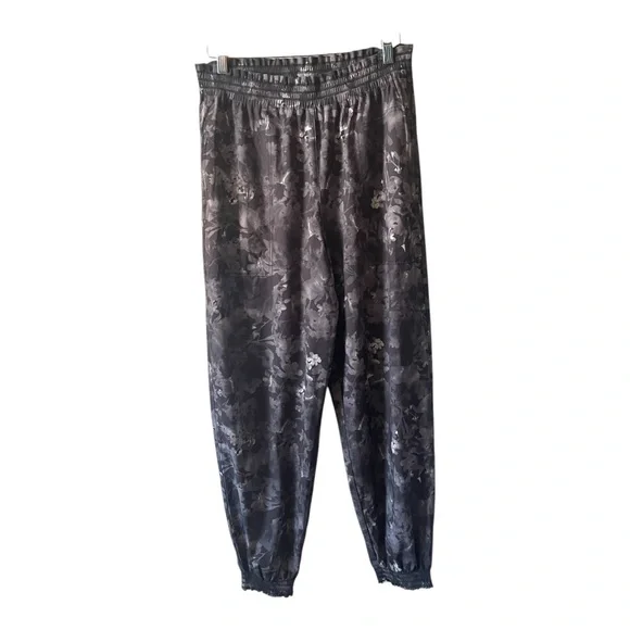 Athleta Savannah Jogger Pants Black Floral Camo Size 10 Tall Athlesiure - Picture 1 of 13
